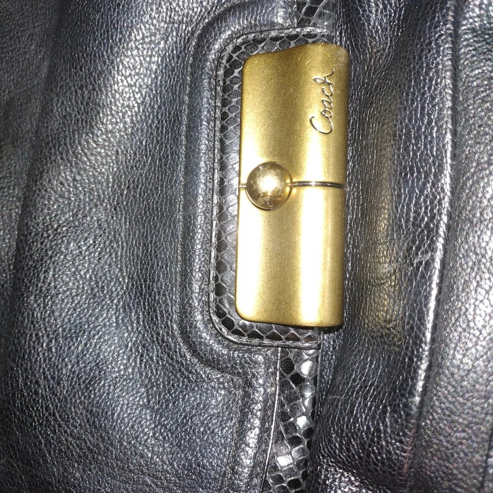 Real coach purse!! - Picture 2 of 16